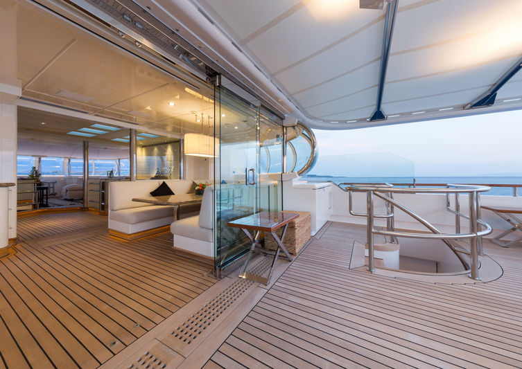 Pont arrière de yacht transformé par REBELNOBEL